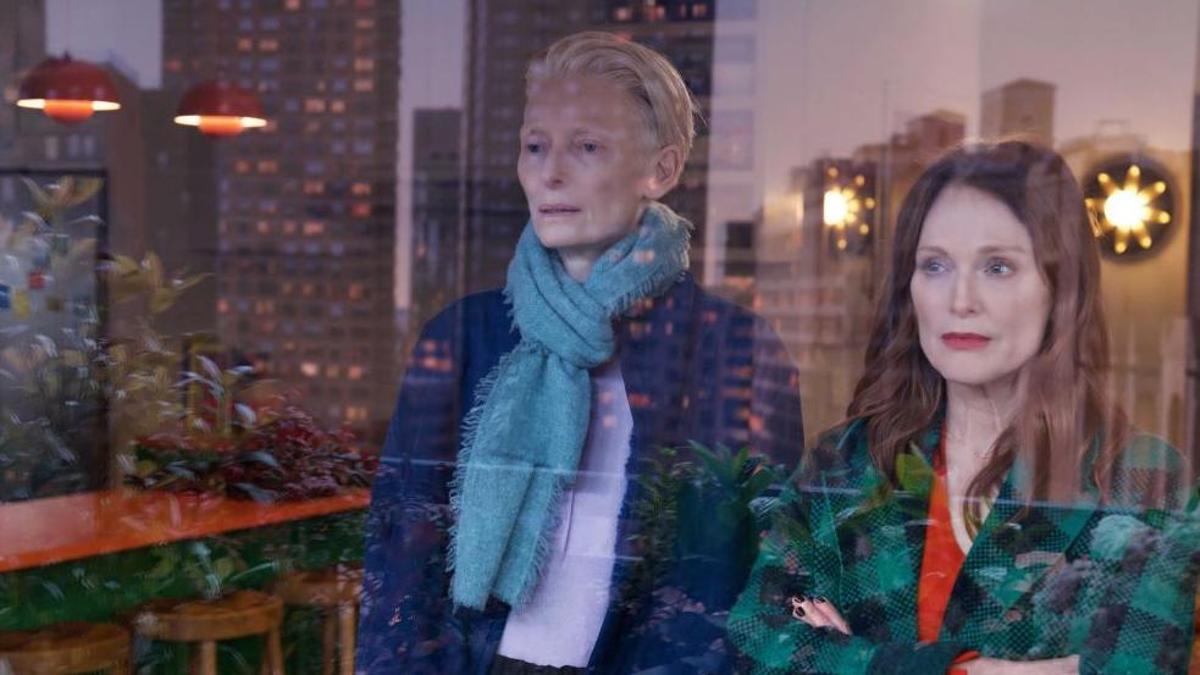 Tilda Swinton y Julianne Moore en 'La habitación de al lado'